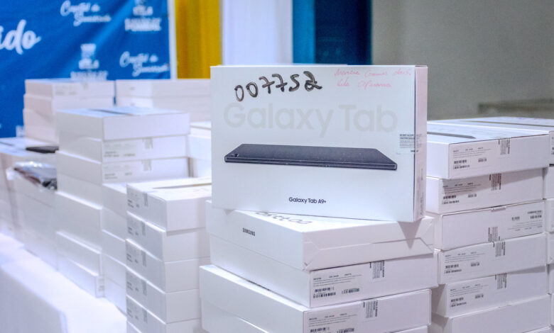  Prefeitura faz entrega de tablets aos agentes Comunitários de Saúde